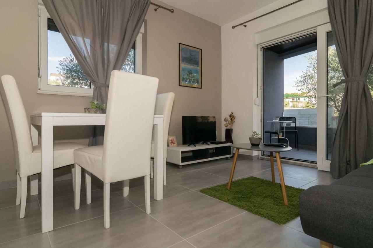 Apartmani Marinovic ซาดาร์ ภายนอก รูปภาพ